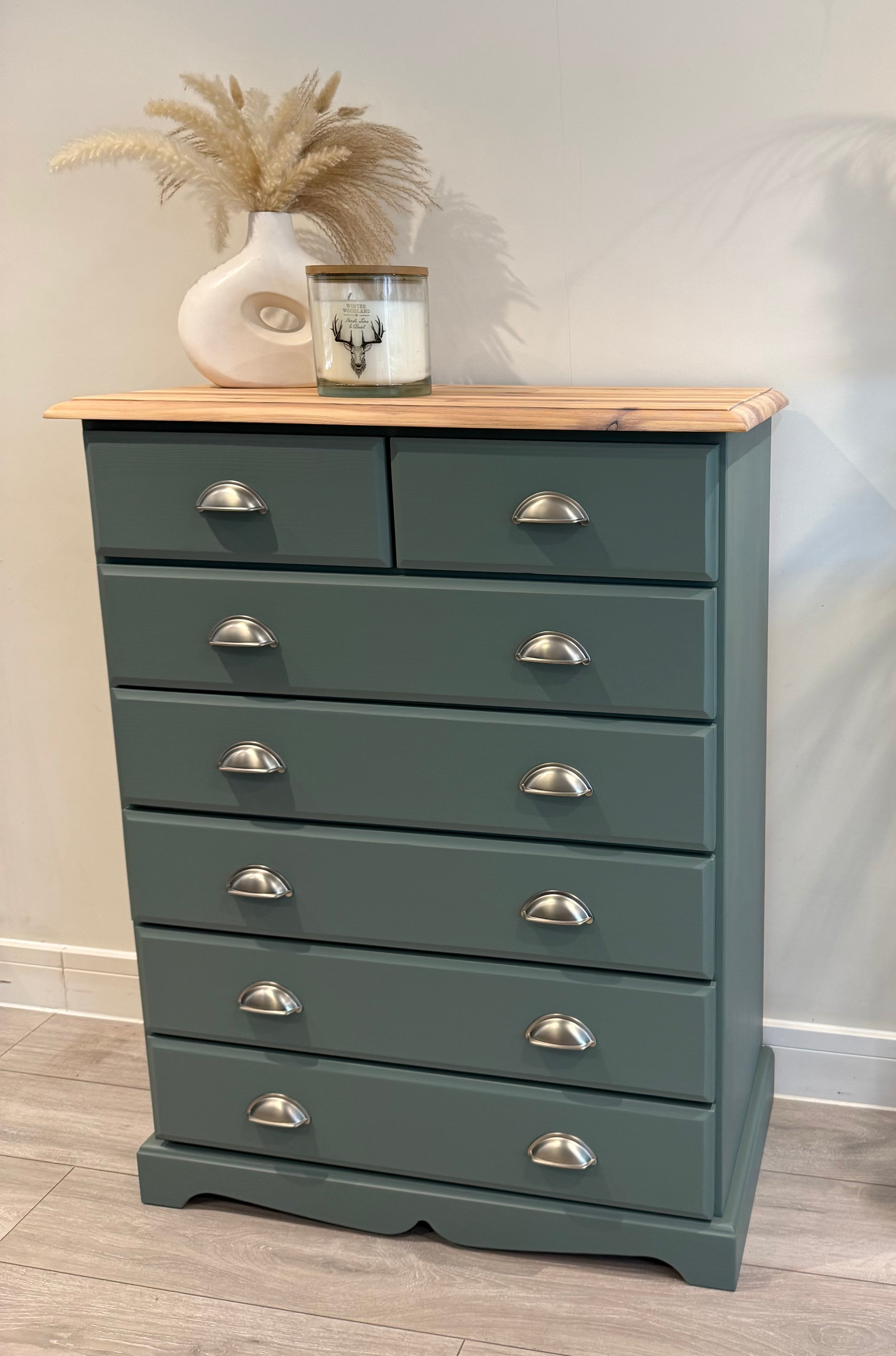 Chest of drawers