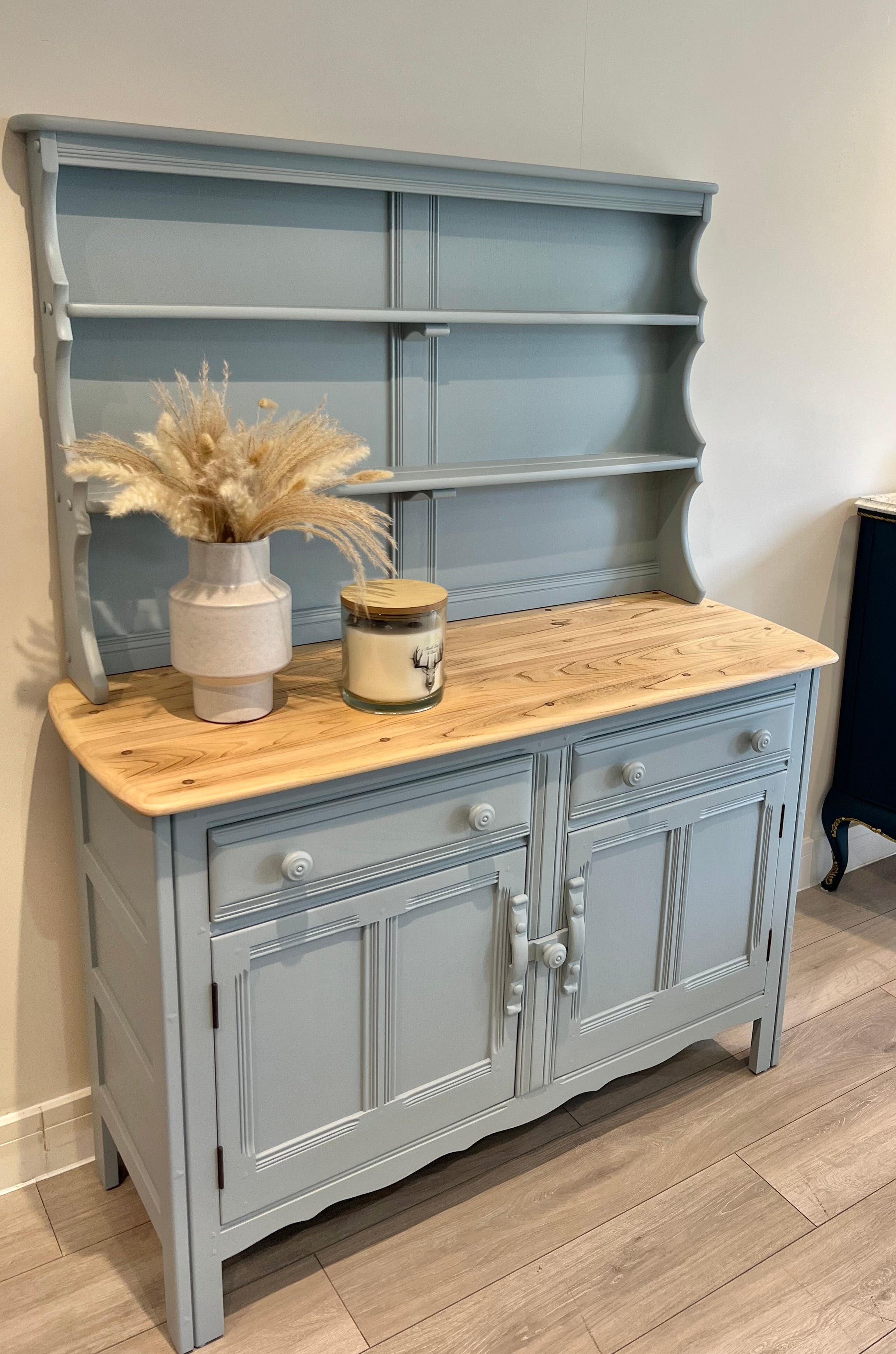 Welsh Dresser – Elegant Storage with Heritage Style